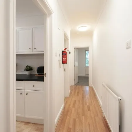 Excellent, Three Bedroom North London Apartment With Free Parking Exterior photo