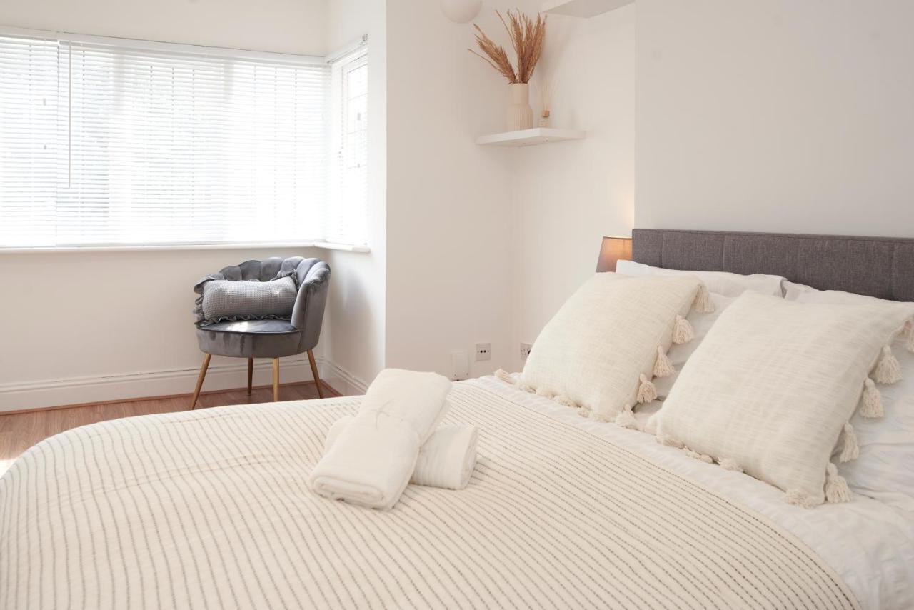 Apartment Excellent, Three Bedroom North With Free Parking